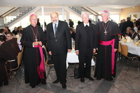v.l.n.r. Bischof Algermissen, Prof. Halík, Generalvikar Stanke und Weihbischof Diez